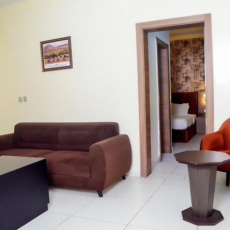 Proxima Centauri Hotel Port Harcourt Buitenkant foto