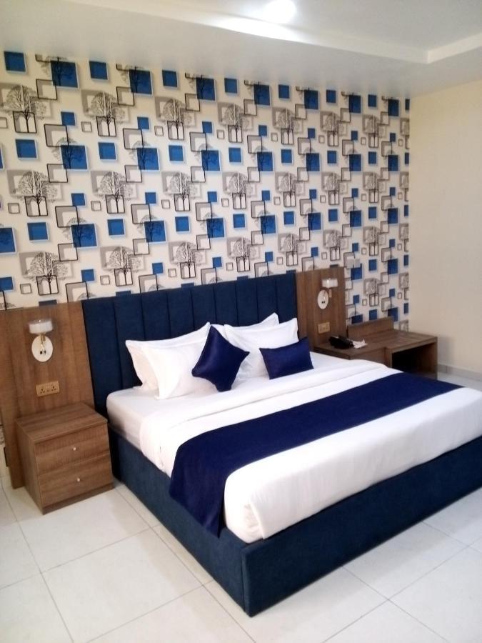 Proxima Centauri Hotel Port Harcourt Buitenkant foto