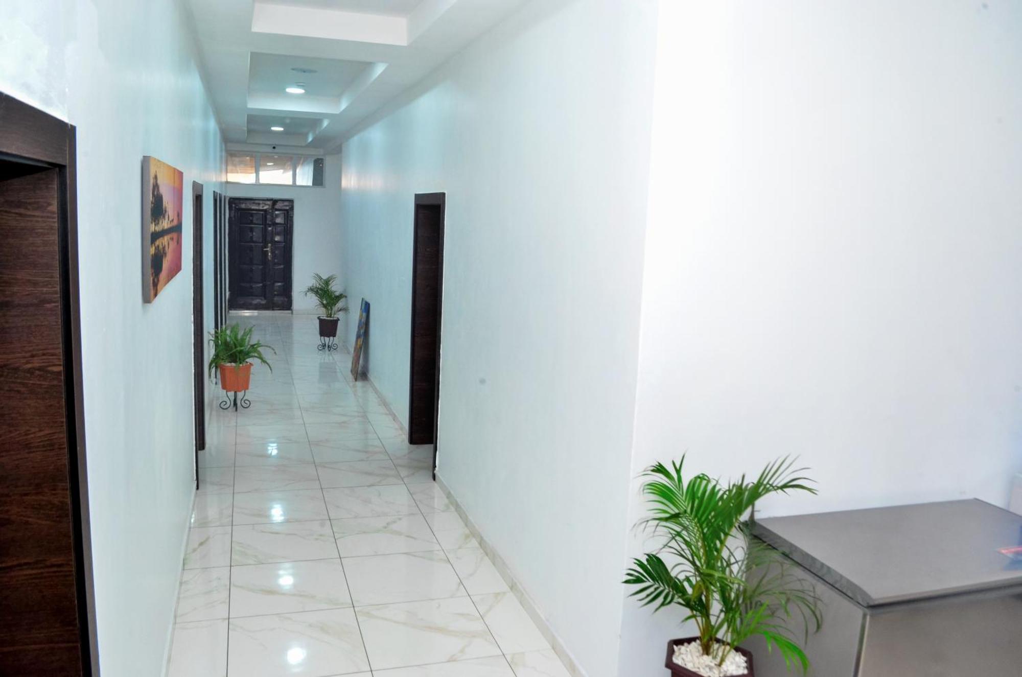 Proxima Centauri Hotel Port Harcourt Buitenkant foto
