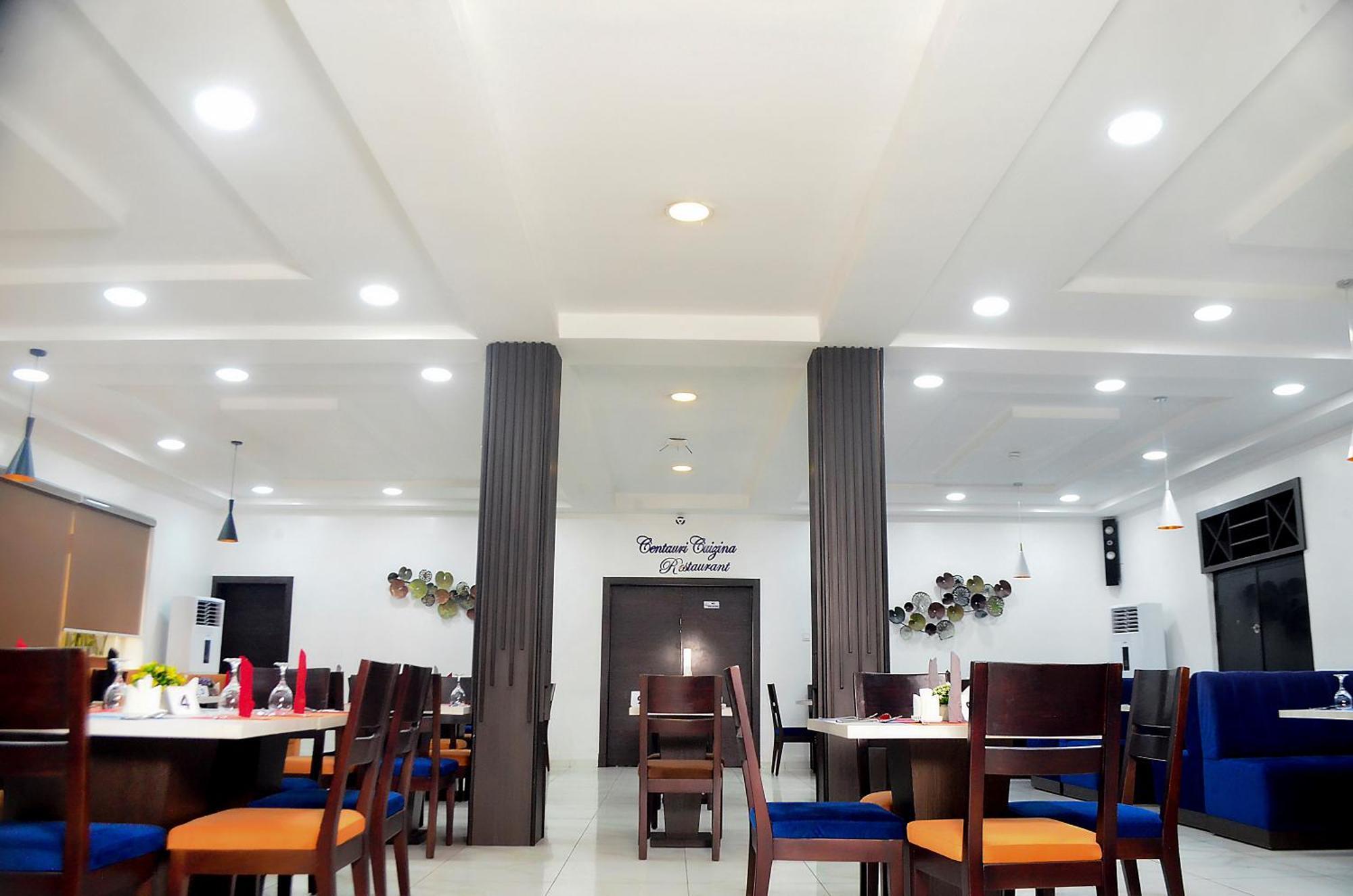 Proxima Centauri Hotel Port Harcourt Buitenkant foto